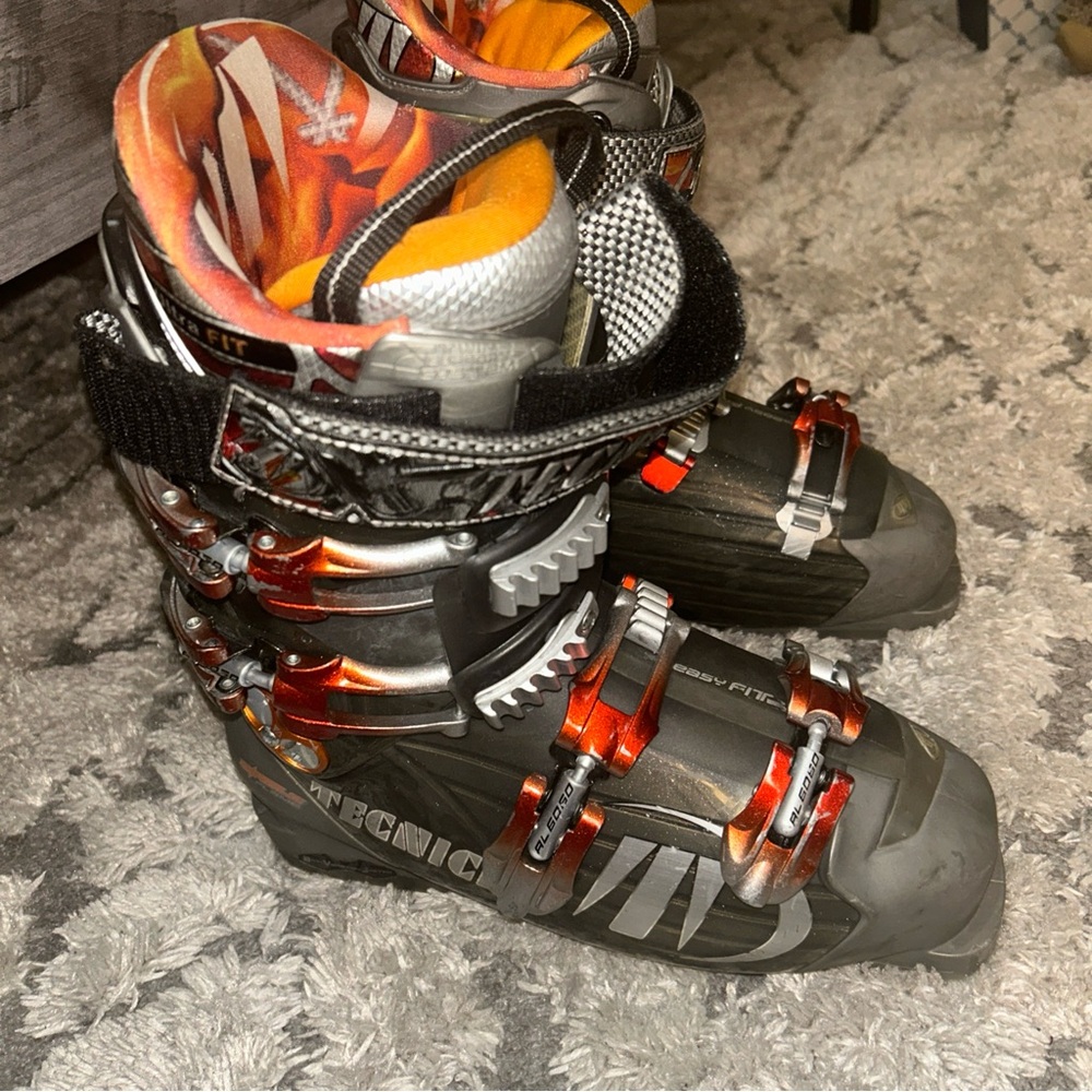 Tecnica Diablo Flame Dual Pivot Downhill Ski Boots Men's Size 27.5 9.5 US